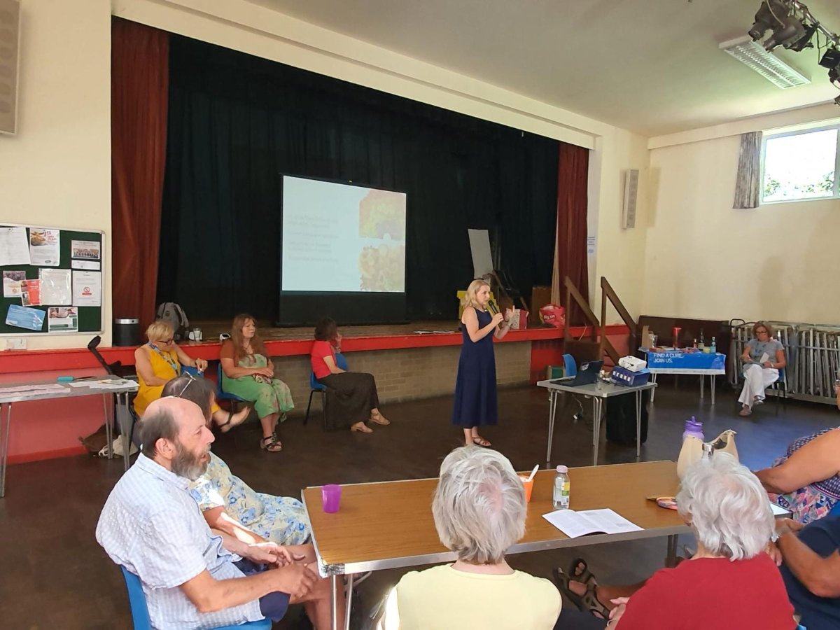 Kinga giving a diet and nutrition talk